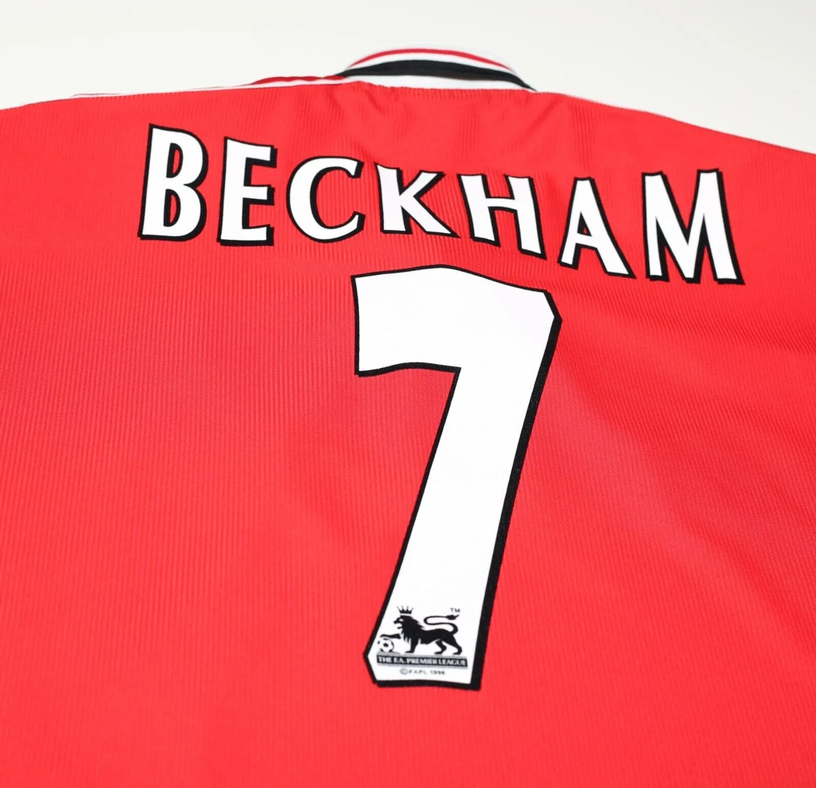 1998/00 BECKHAM #7 Manchester United Vintage Umbro Home Football Shirt (L)