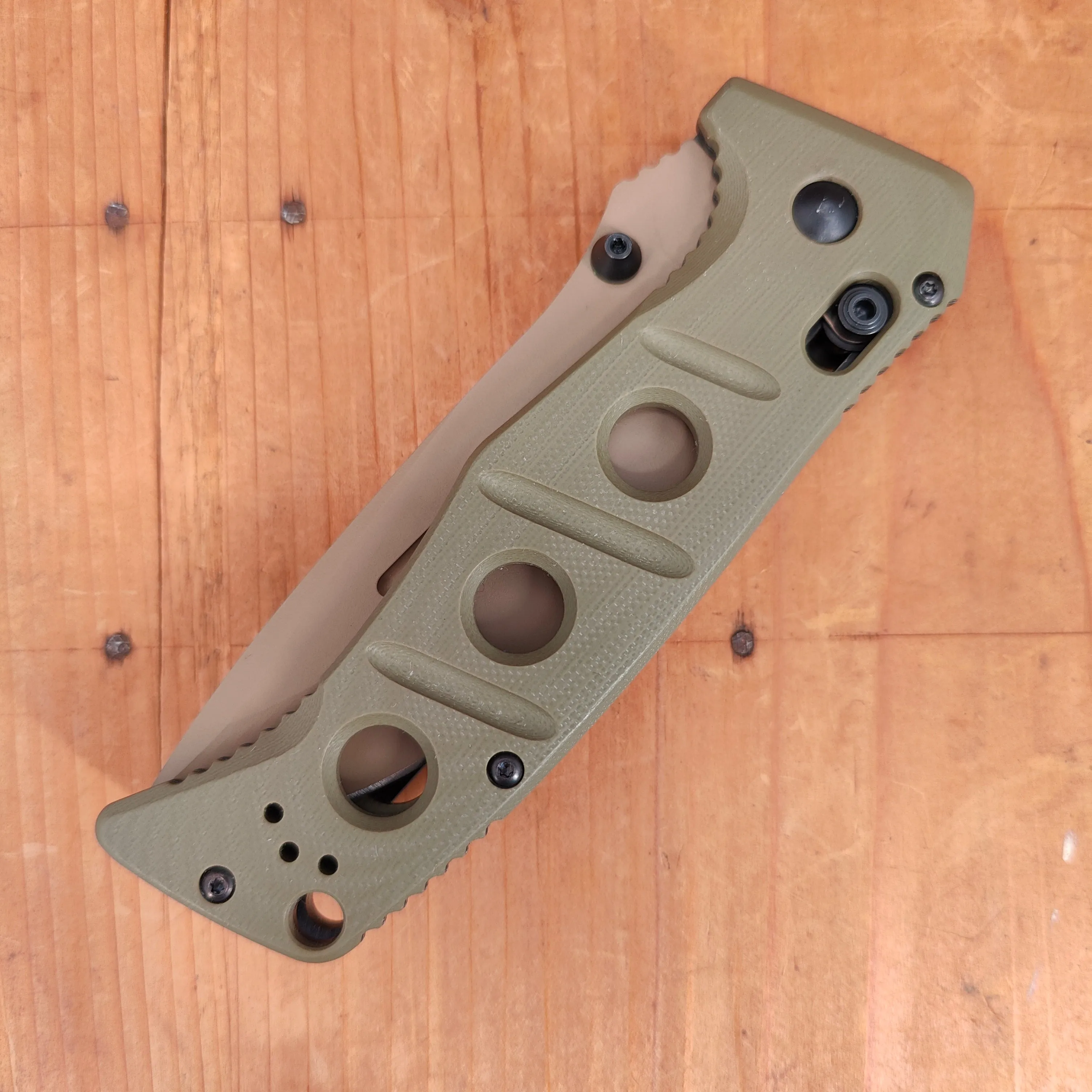 Benchmade 275FE-2 Adamas Drop Point CPM-Cruwear AXIS Lock Olive Drab G10 Handle