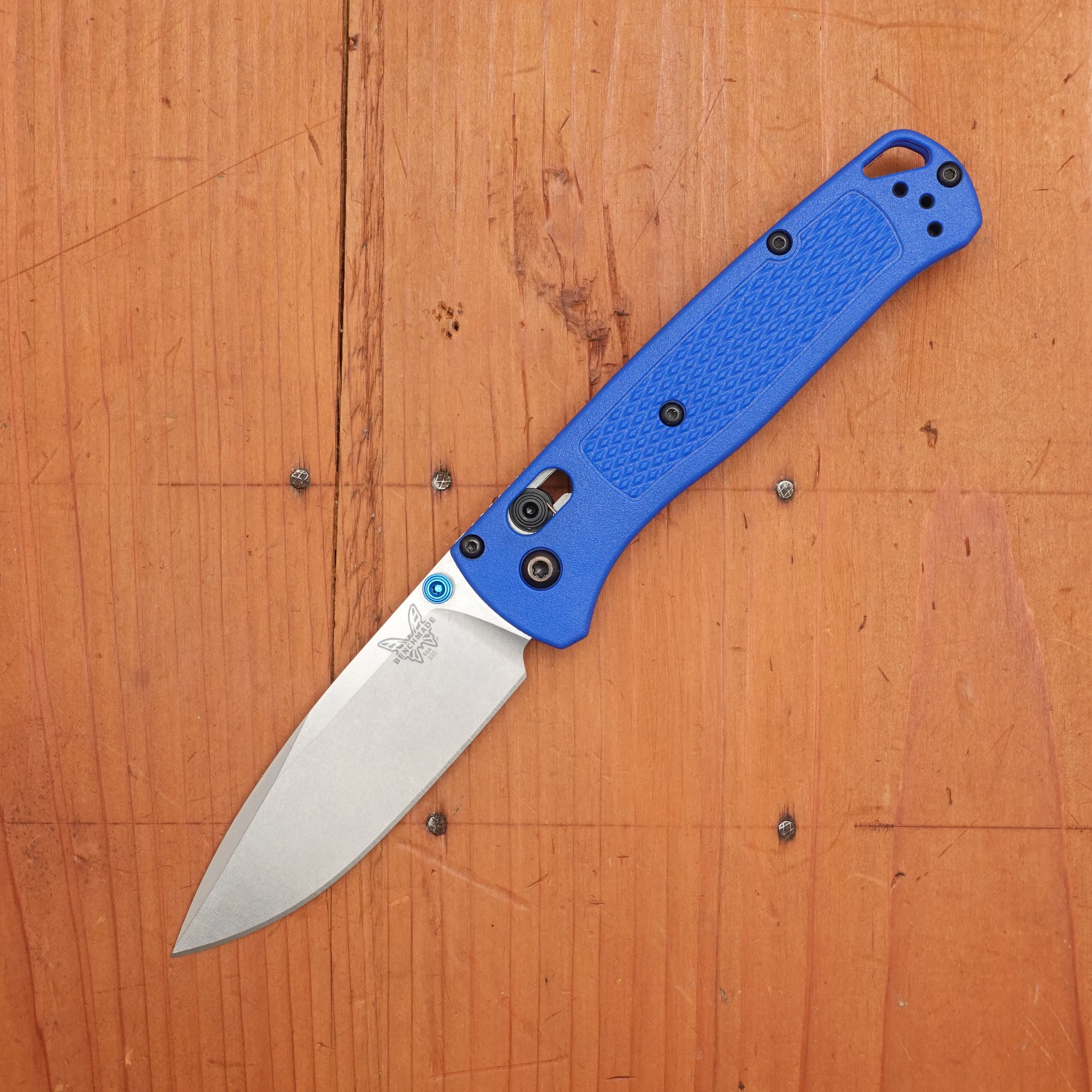 Benchmade 535 Bugout Drop Point CPM-S30V AXIS Lock Blue Grivory Handle