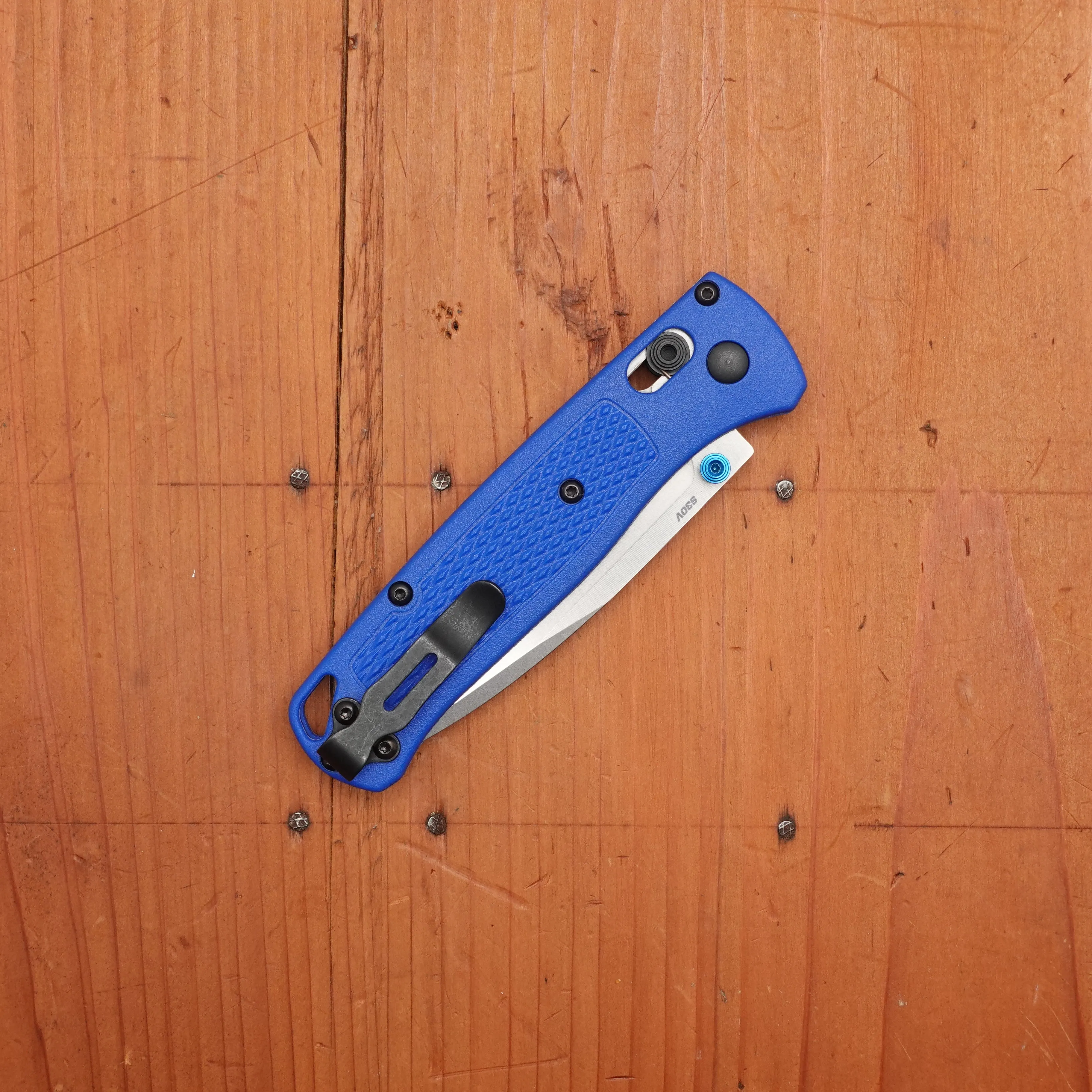 Benchmade 535 Bugout Drop Point CPM-S30V AXIS Lock Blue Grivory Handle