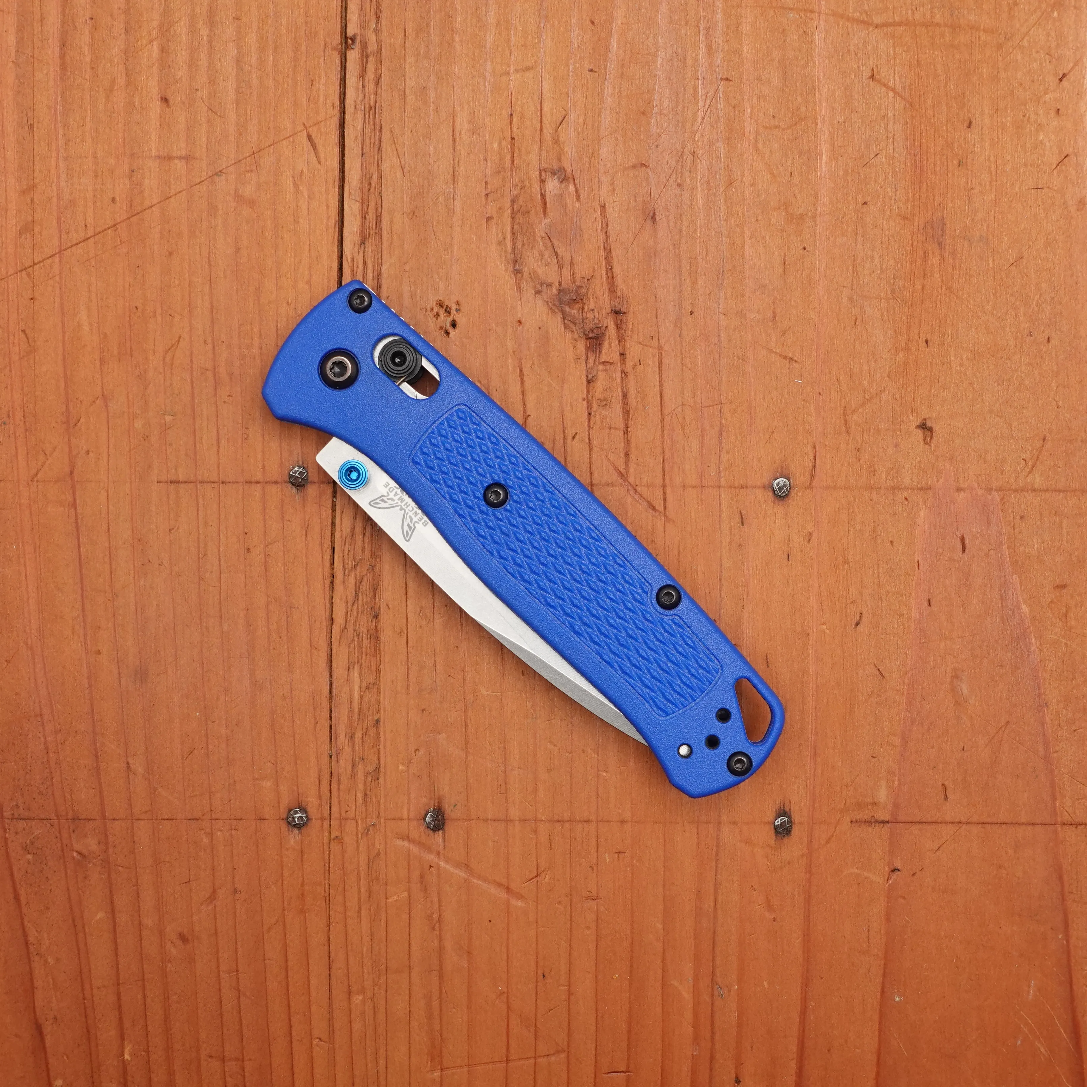 Benchmade 535 Bugout Drop Point CPM-S30V AXIS Lock Blue Grivory Handle