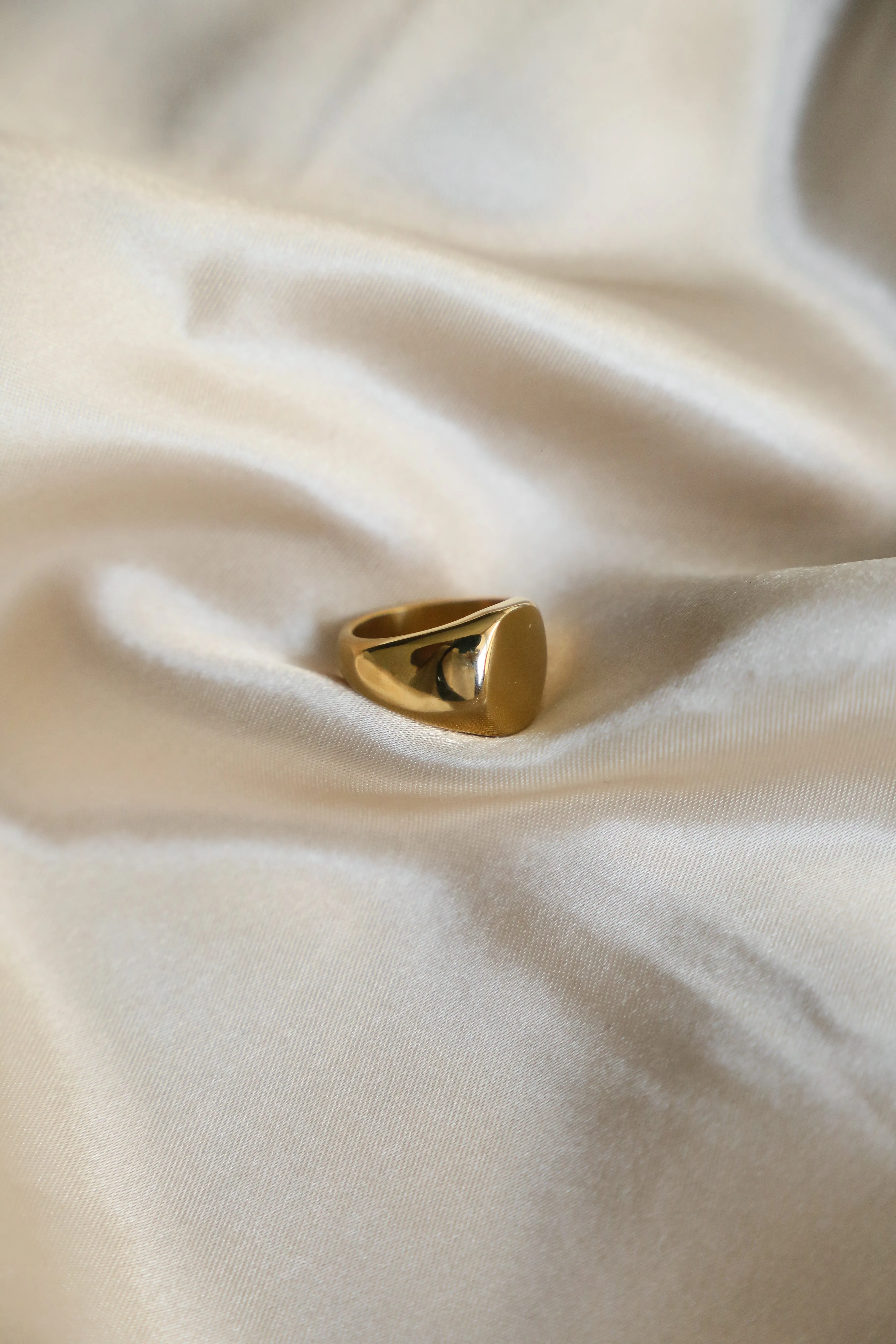 Dainty Signet Ring