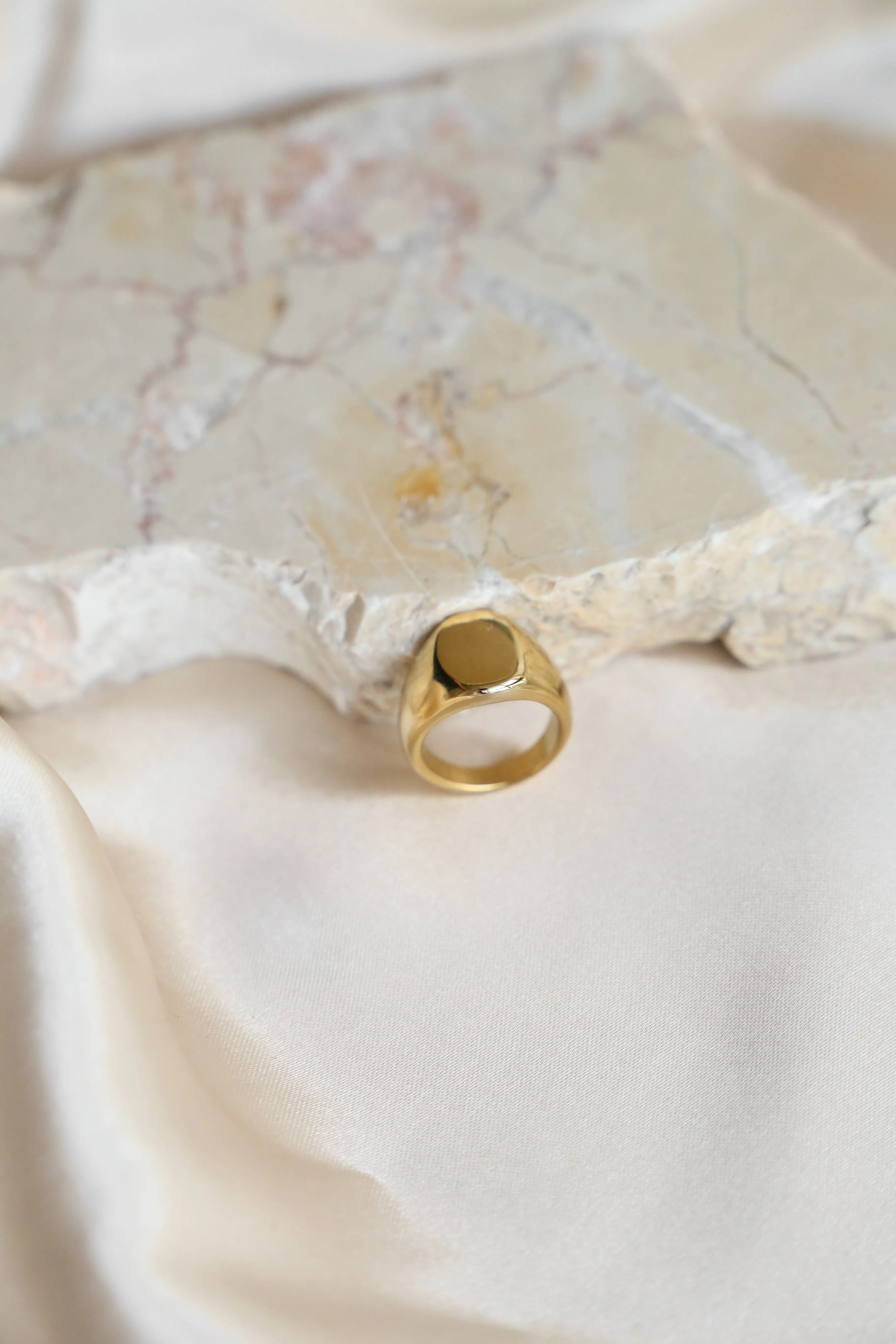 Dainty Signet Ring