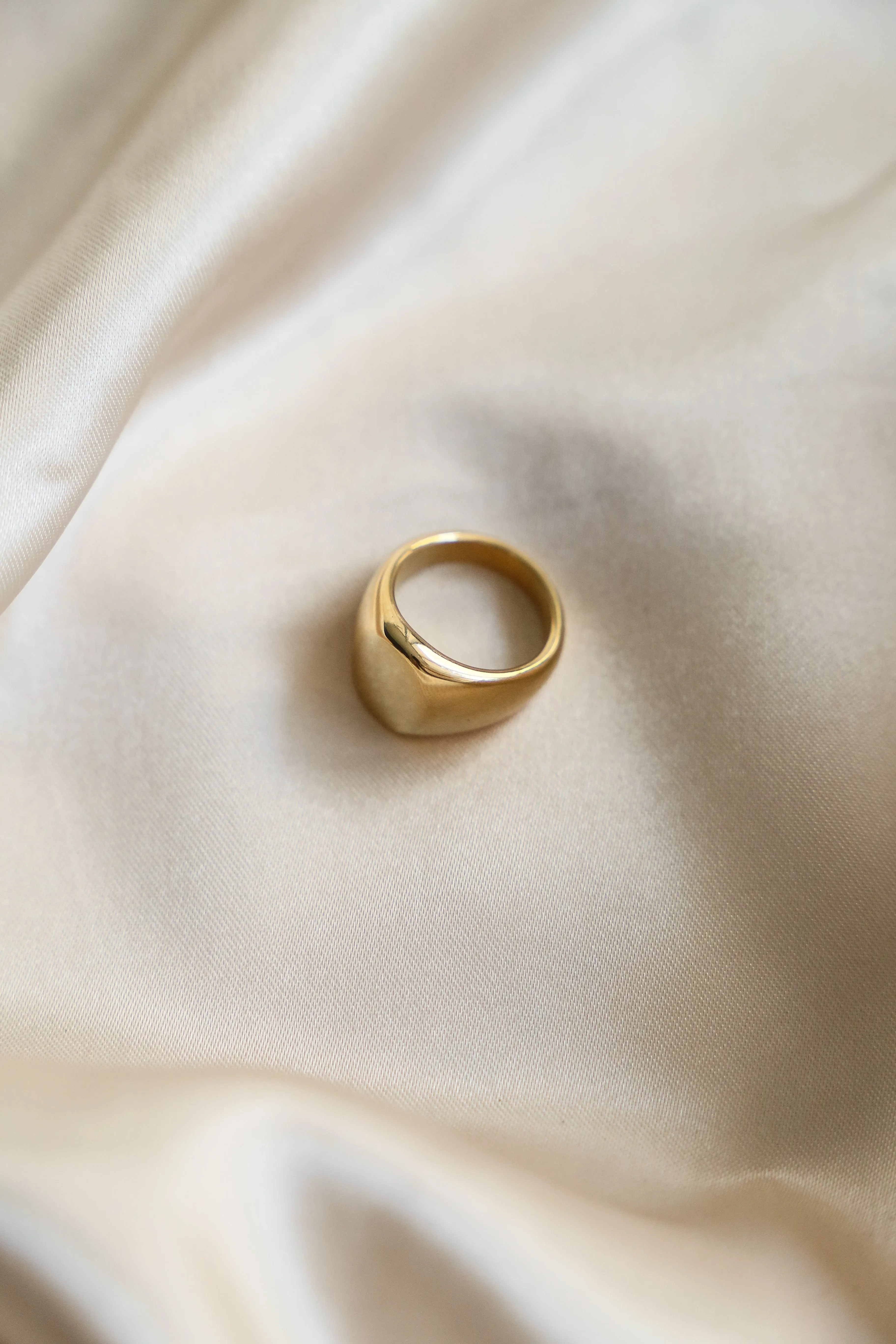 Dainty Signet Ring