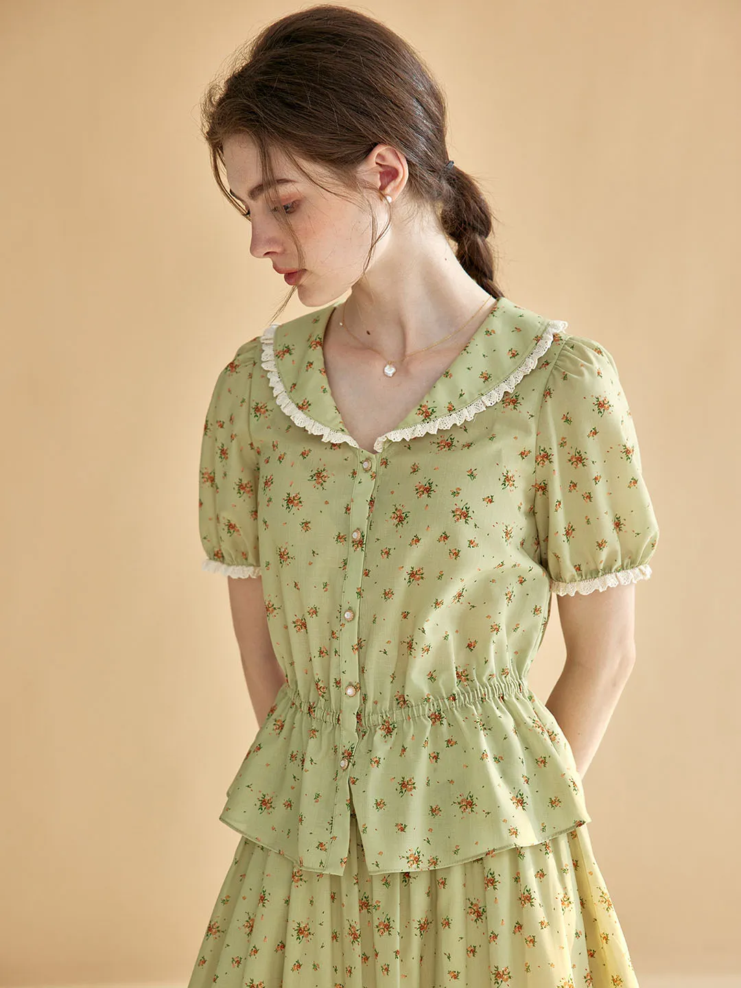 【Final Sale】Jianna Ditsy Floral Print Guipure Lace Trim Puff Sleeve Peplum Blouse