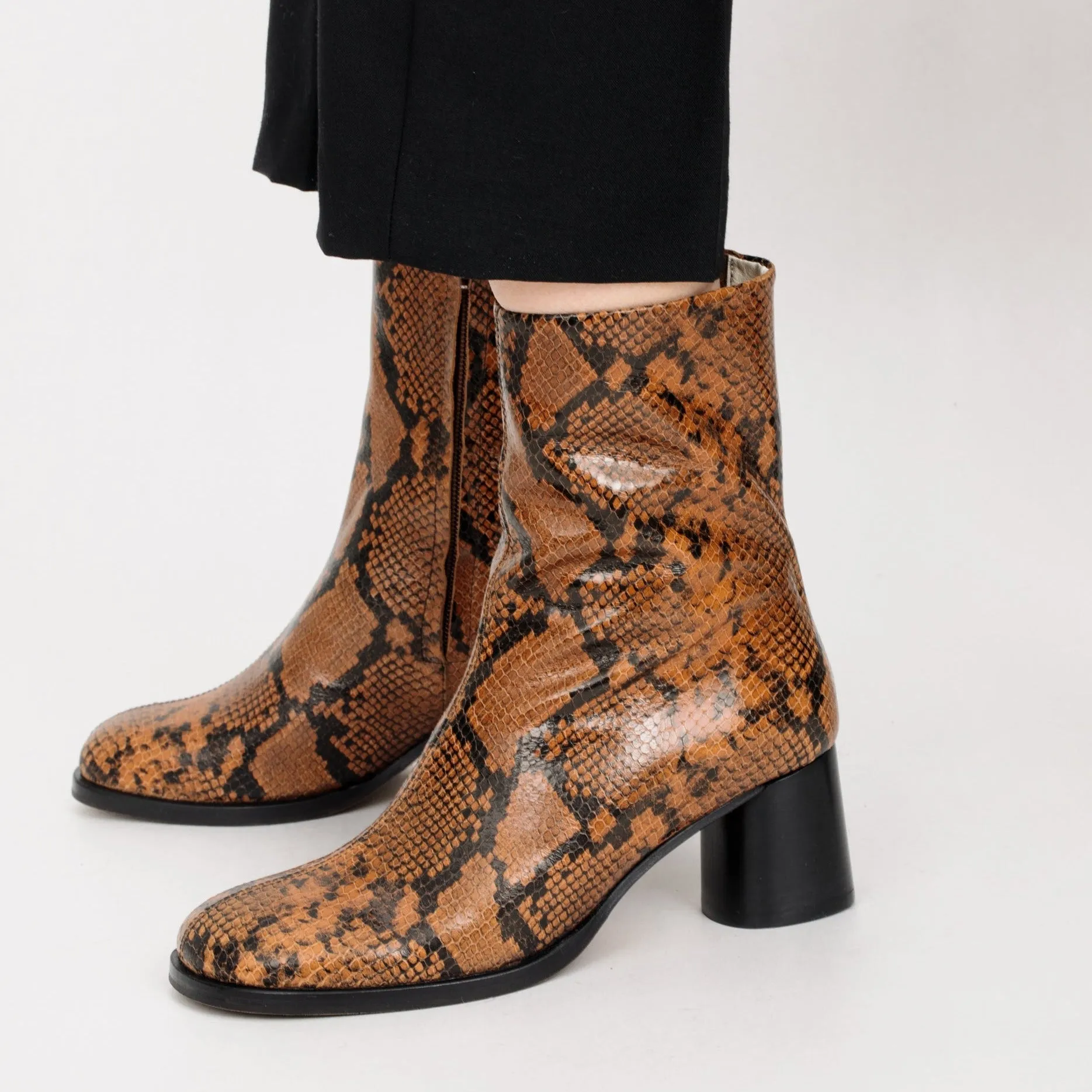 Joya Boot Python