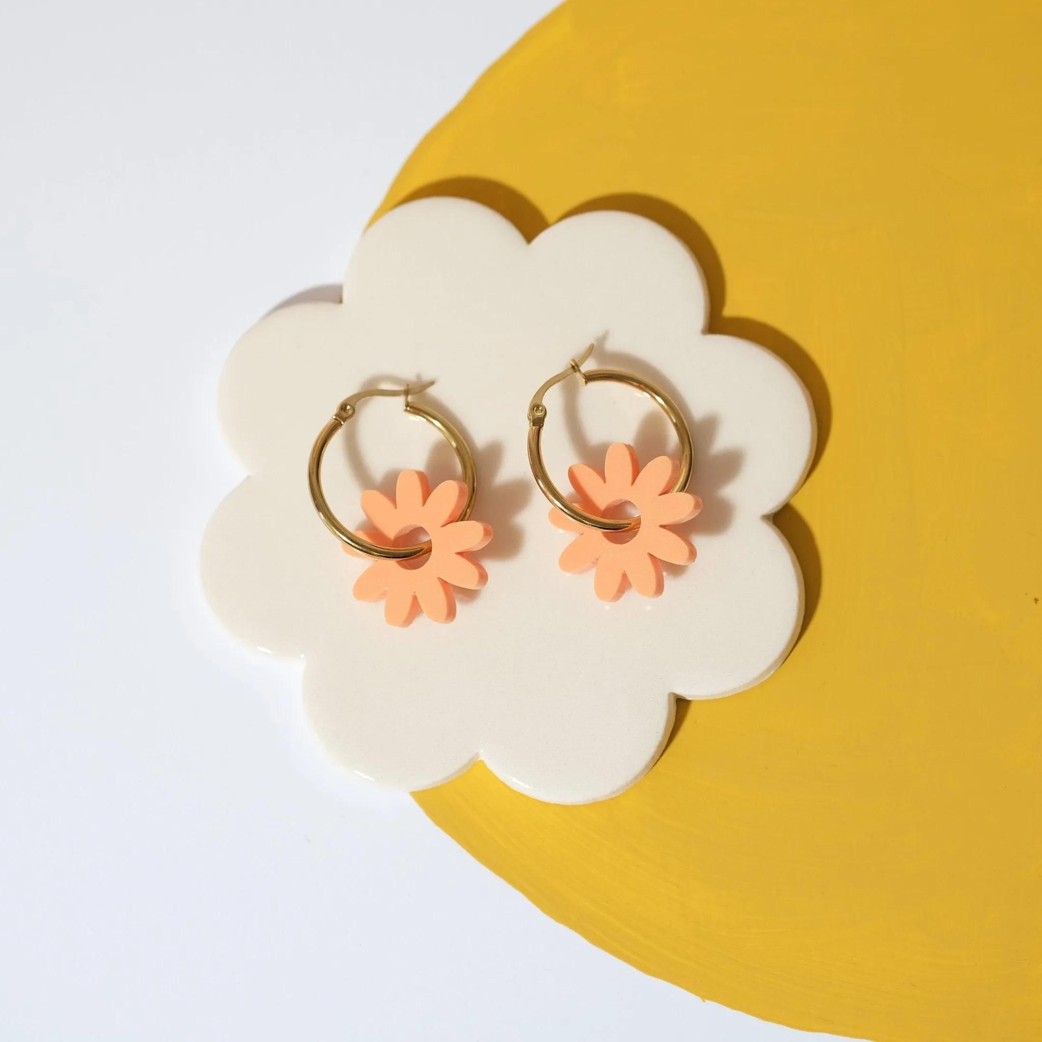 Marguerite Daisy Hoop Earrings in Tangerine