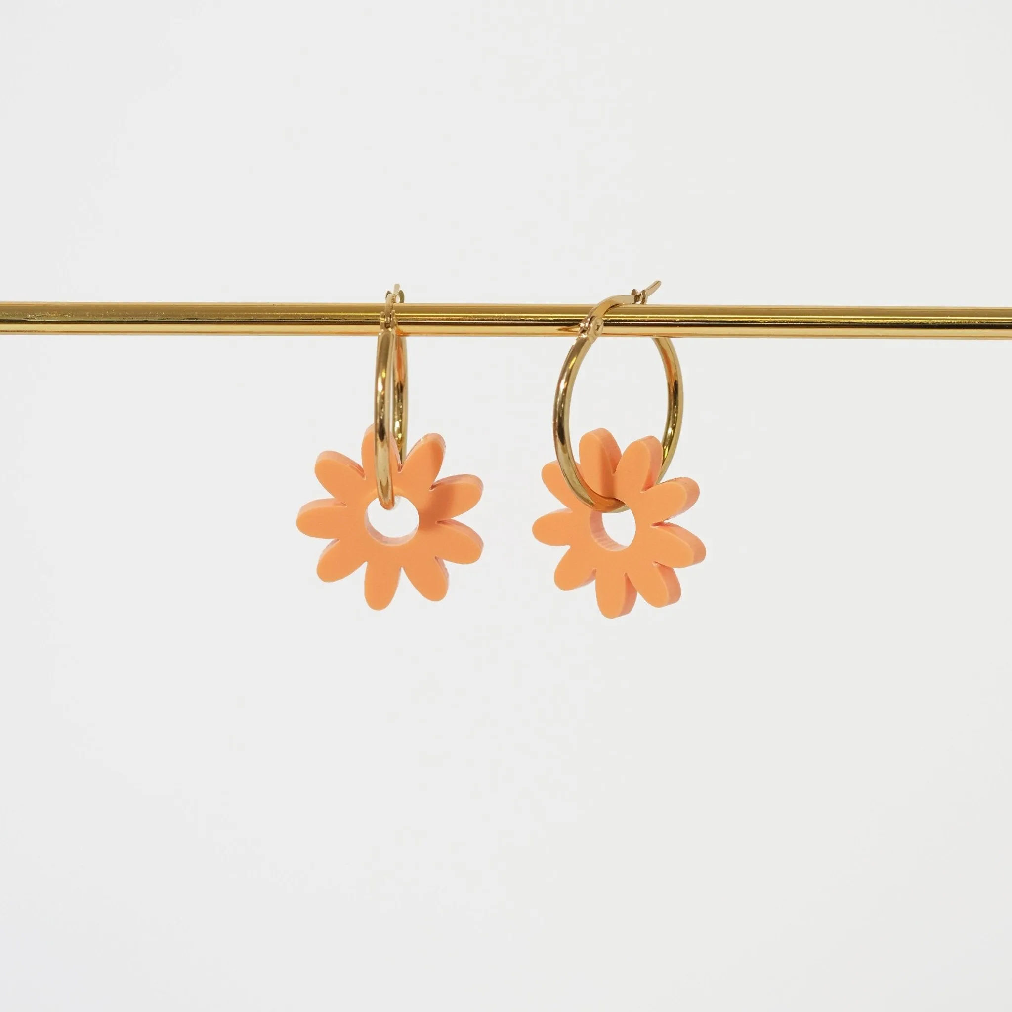 Marguerite Daisy Hoop Earrings in Tangerine