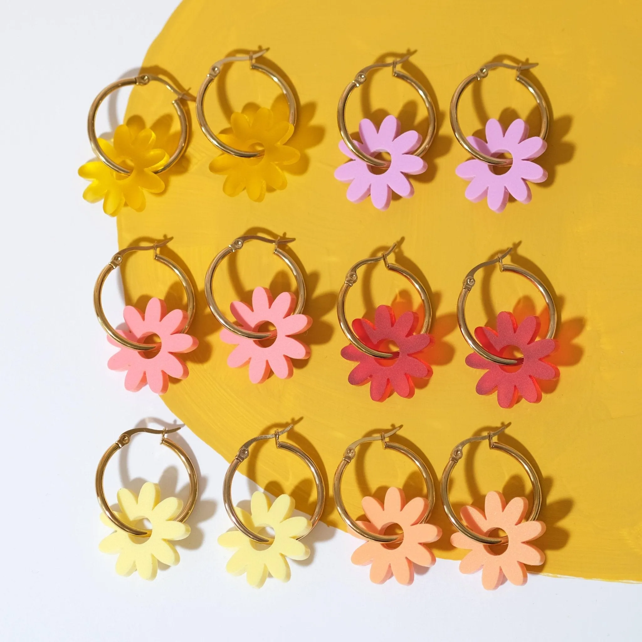 Marguerite Daisy Hoop Earrings in Tangerine